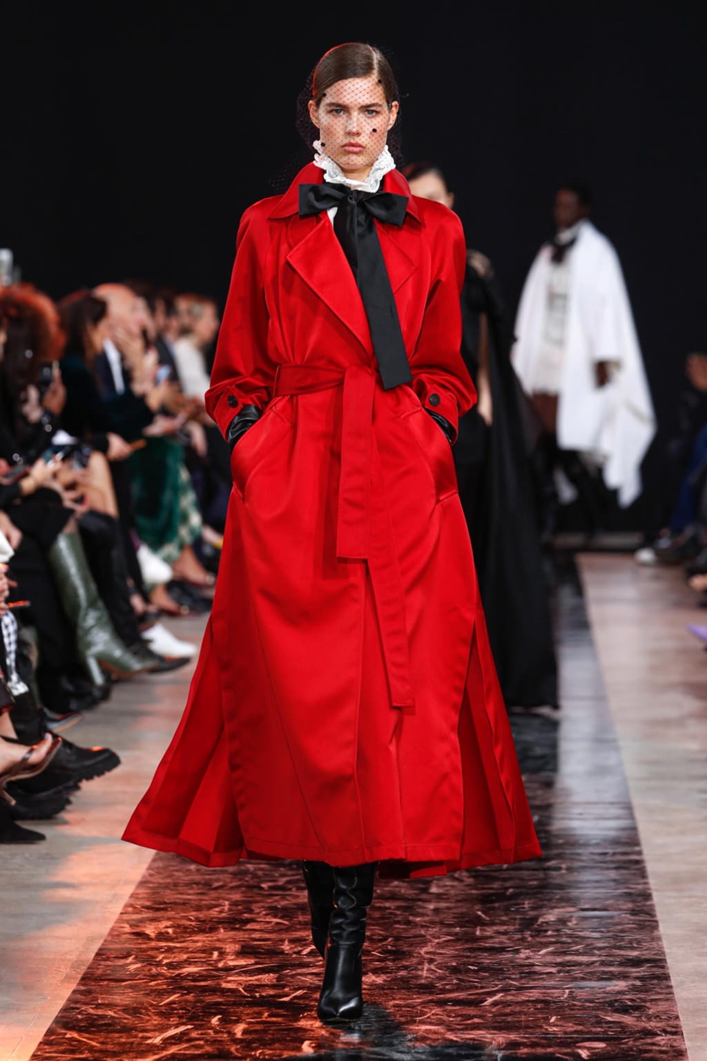 Fashion Week Paris Fall/Winter 2020 look 6 from the Elie Saab collection 女装