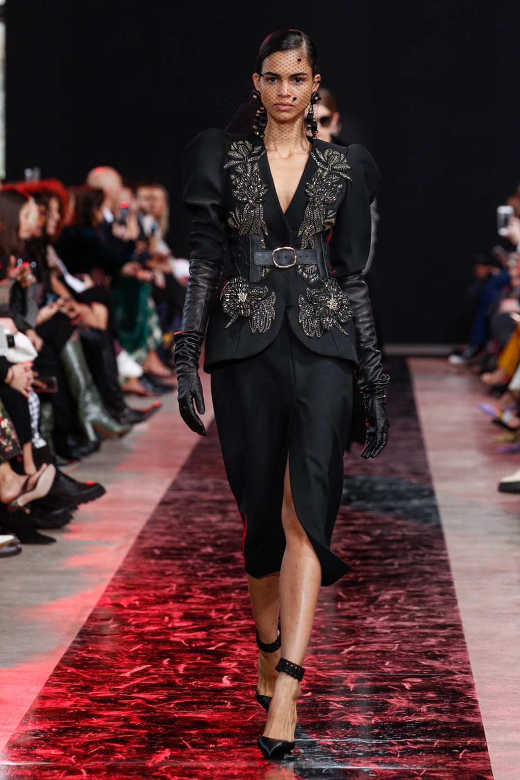 Fashion Week Paris Fall/Winter 2020 look 12 de la collection Elie Saab womenswear