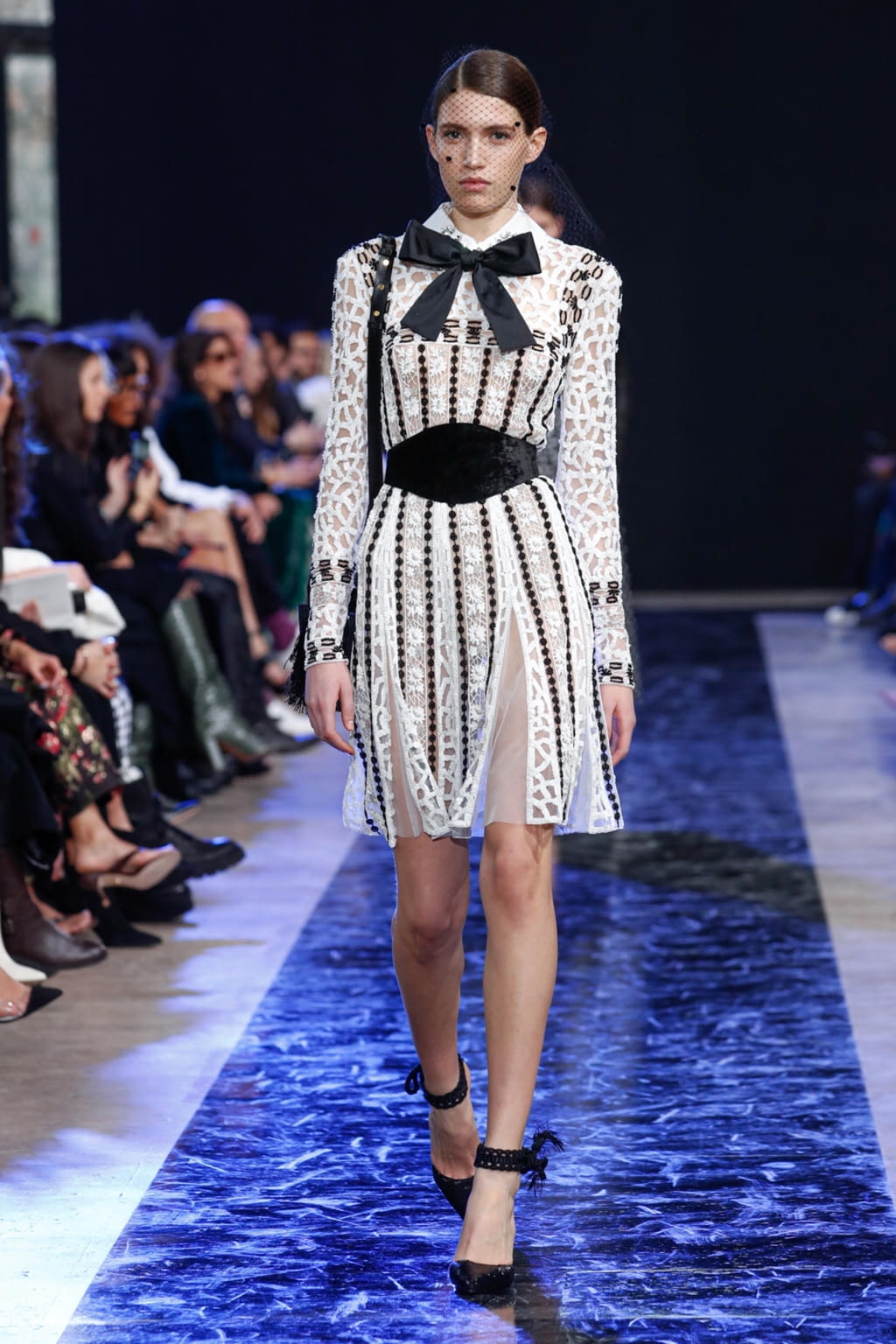 Fashion Week Paris Fall/Winter 2020 look 18 de la collection Elie Saab womenswear
