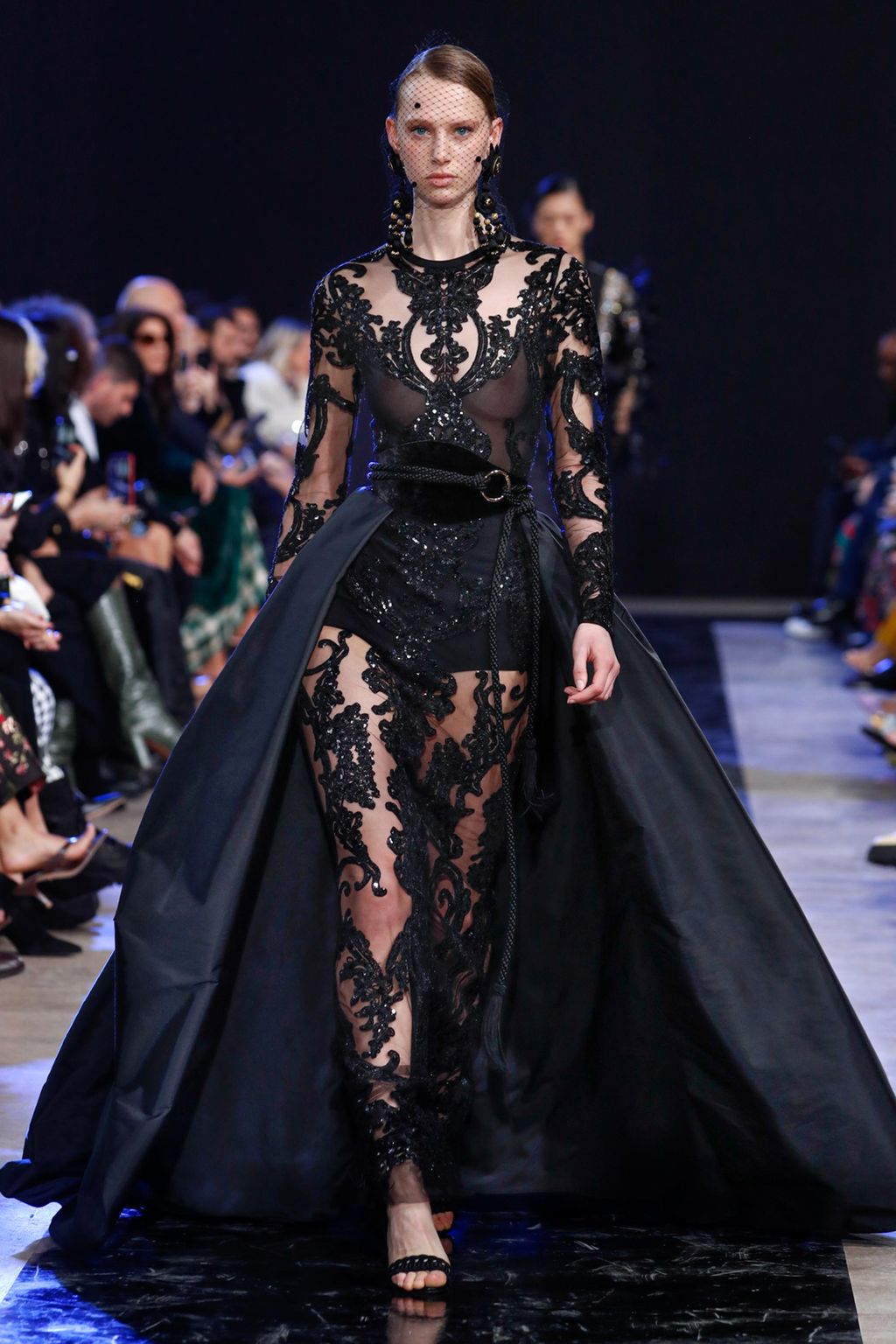 Fashion Week Paris Fall/Winter 2020 look 43 from the Elie Saab collection 女装