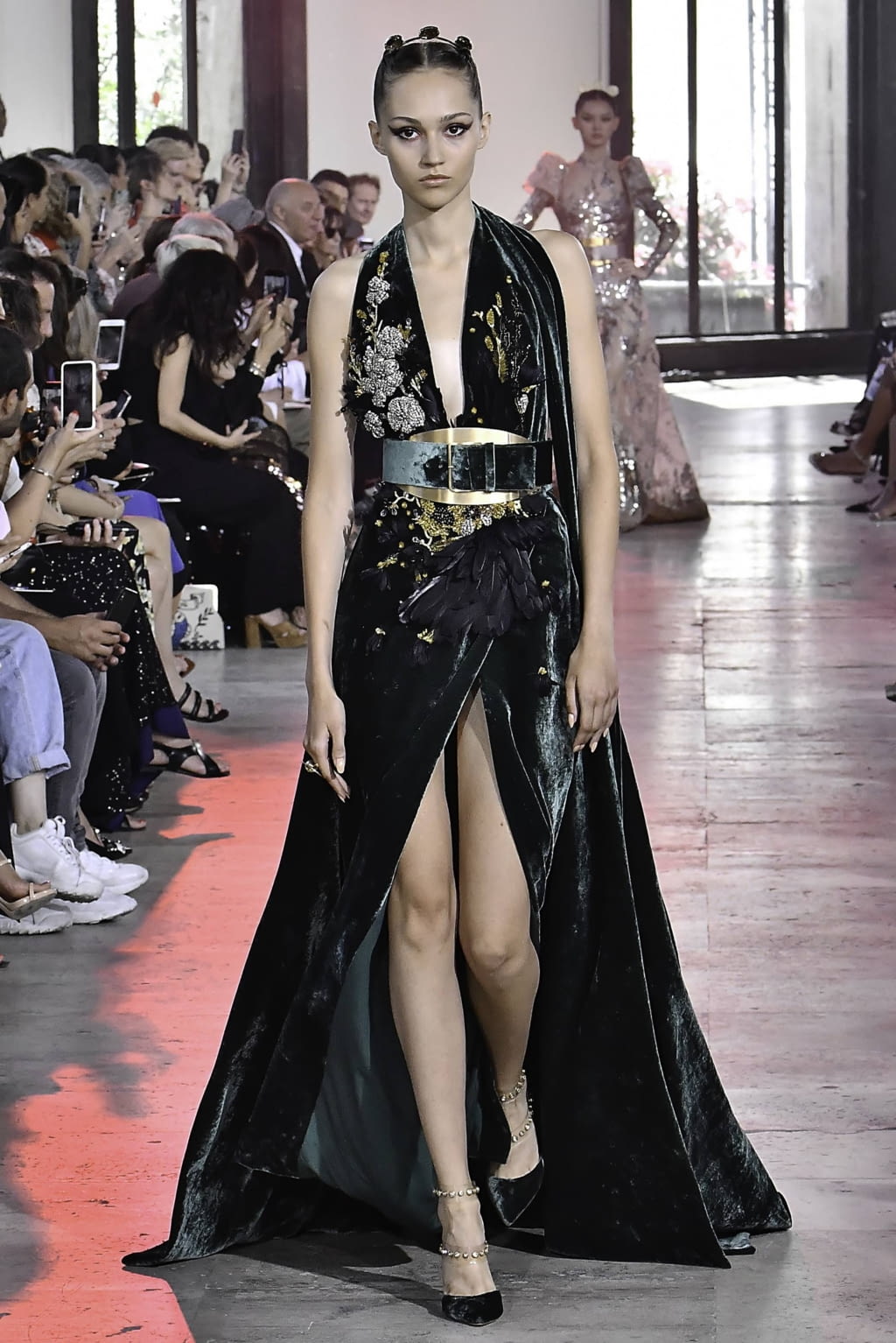 Fashion Week Paris Fall/Winter 2019 look 13 from the Elie Saab collection 高级定制