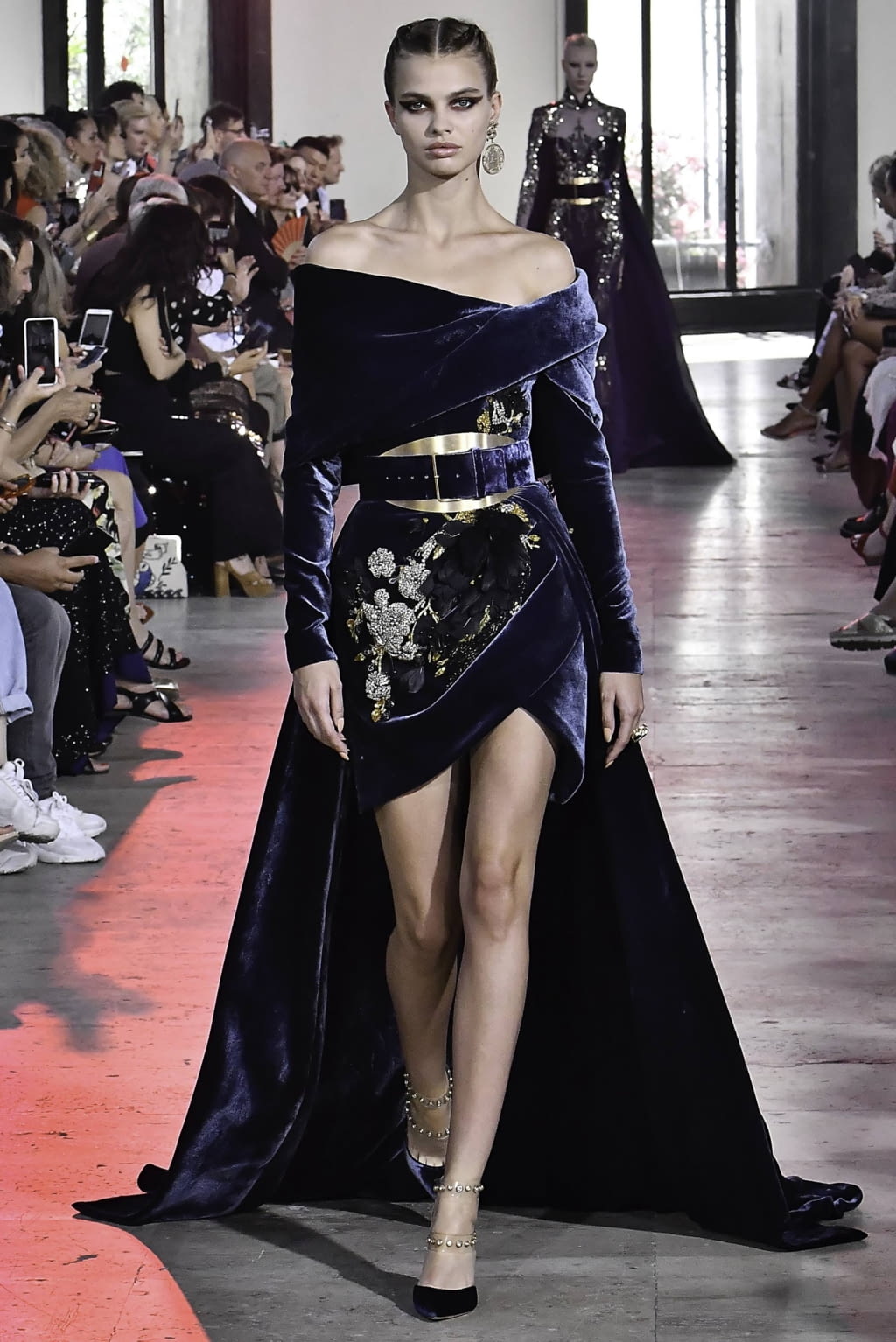 Fashion Week Paris Fall/Winter 2019 look 21 from the Elie Saab collection couture