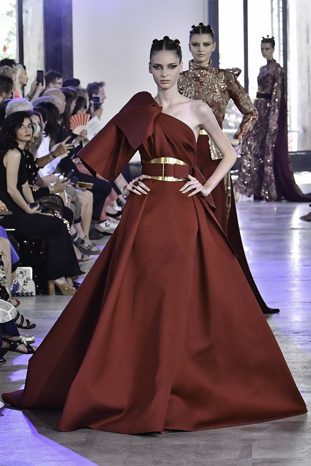 Fashion Week Paris Fall/Winter 2019 look 26 de la collection Elie Saab couture