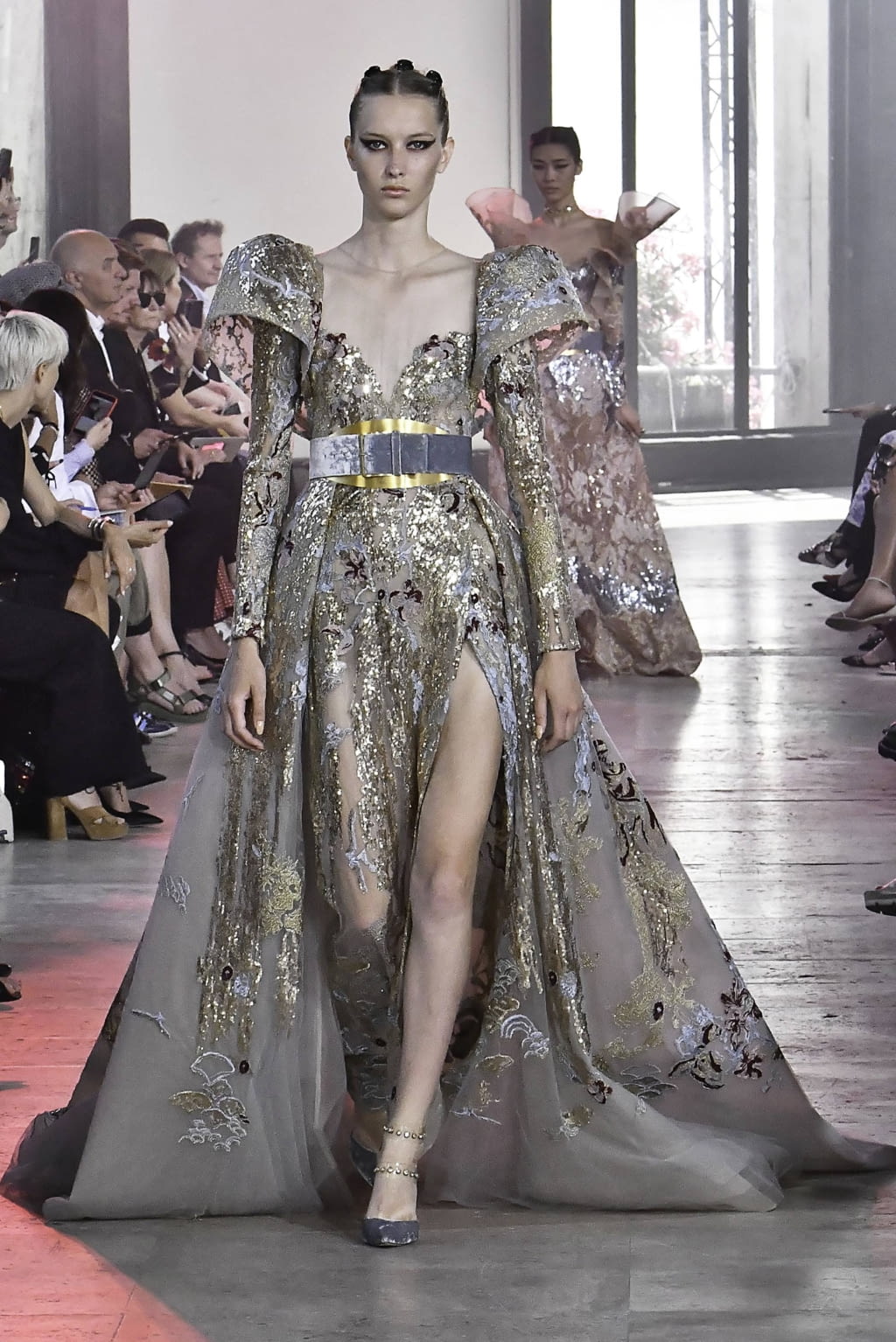 Fashion Week Paris Fall/Winter 2019 look 40 from the Elie Saab collection couture