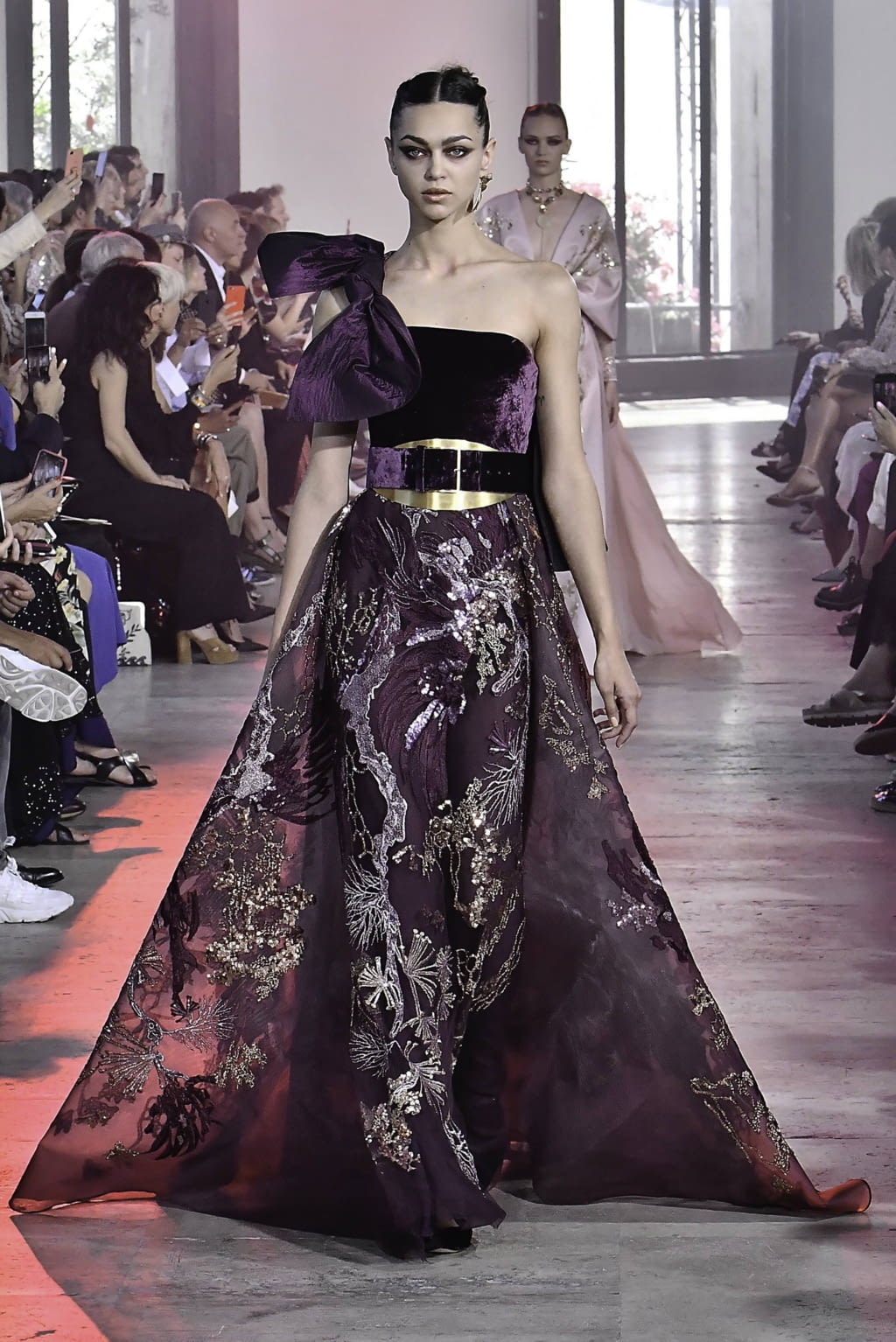 Fashion Week Paris Fall/Winter 2019 look 46 from the Elie Saab collection 高级定制