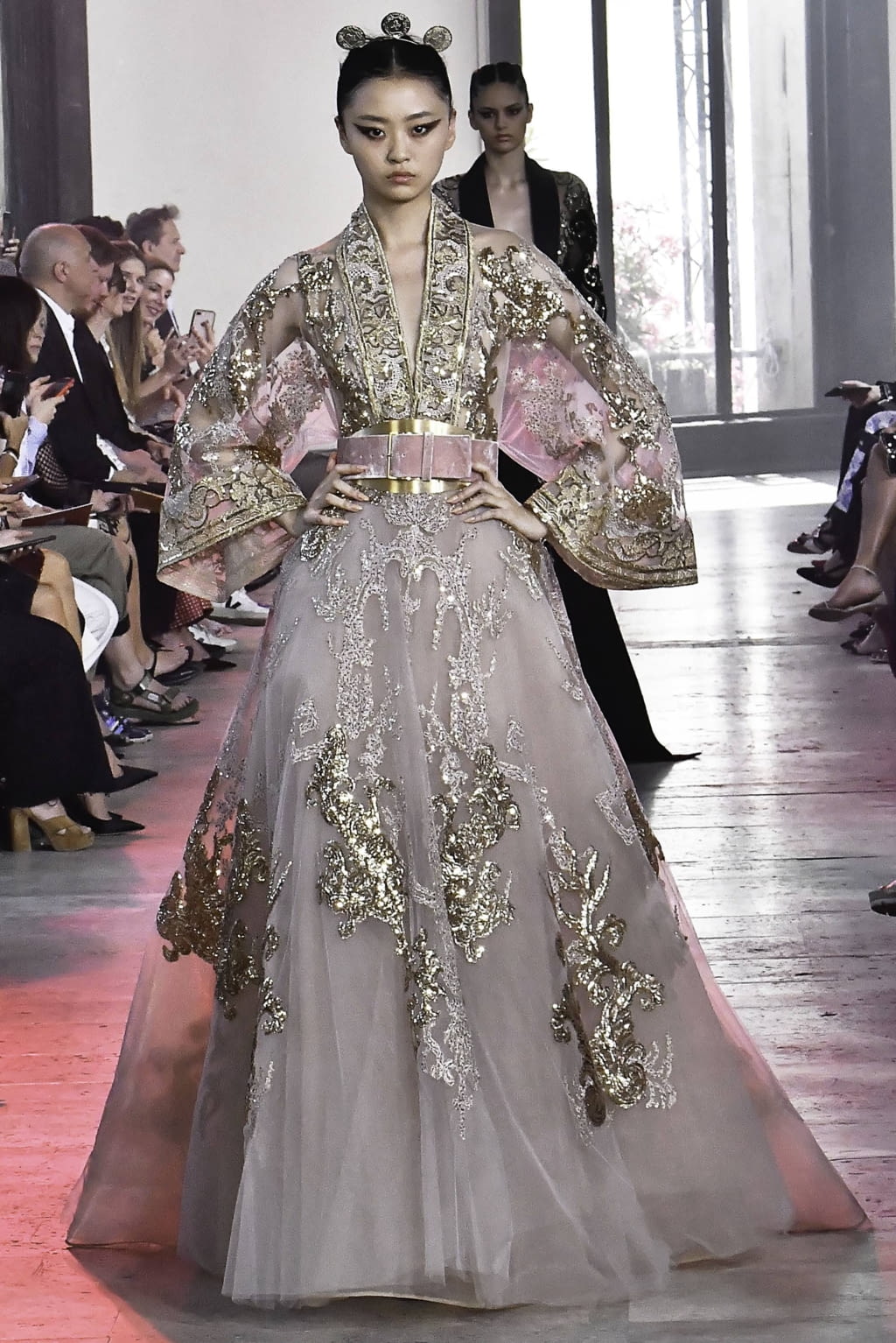 Fashion Week Paris Fall/Winter 2019 look 52 from the Elie Saab collection 高级定制