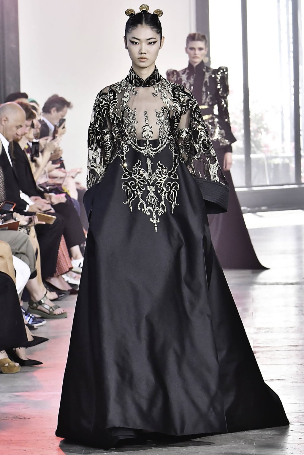 Fashion Week Paris Fall/Winter 2019 look 54 from the Elie Saab collection 高级定制