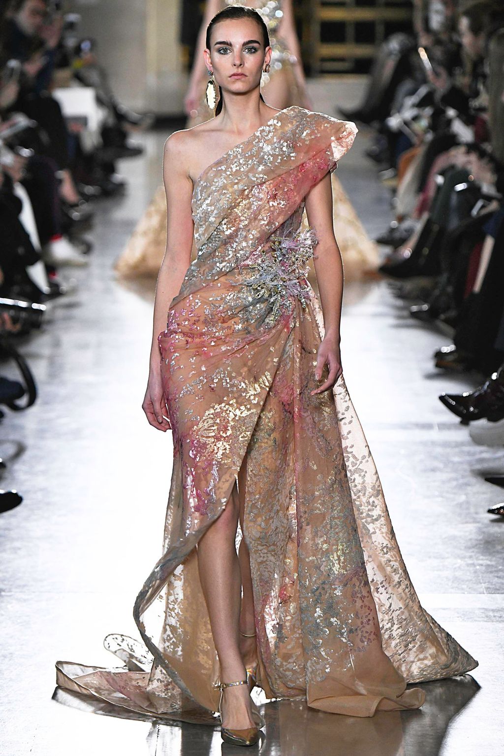 Fashion Week Paris Spring/Summer 2019 look 31 from the Elie Saab collection couture
