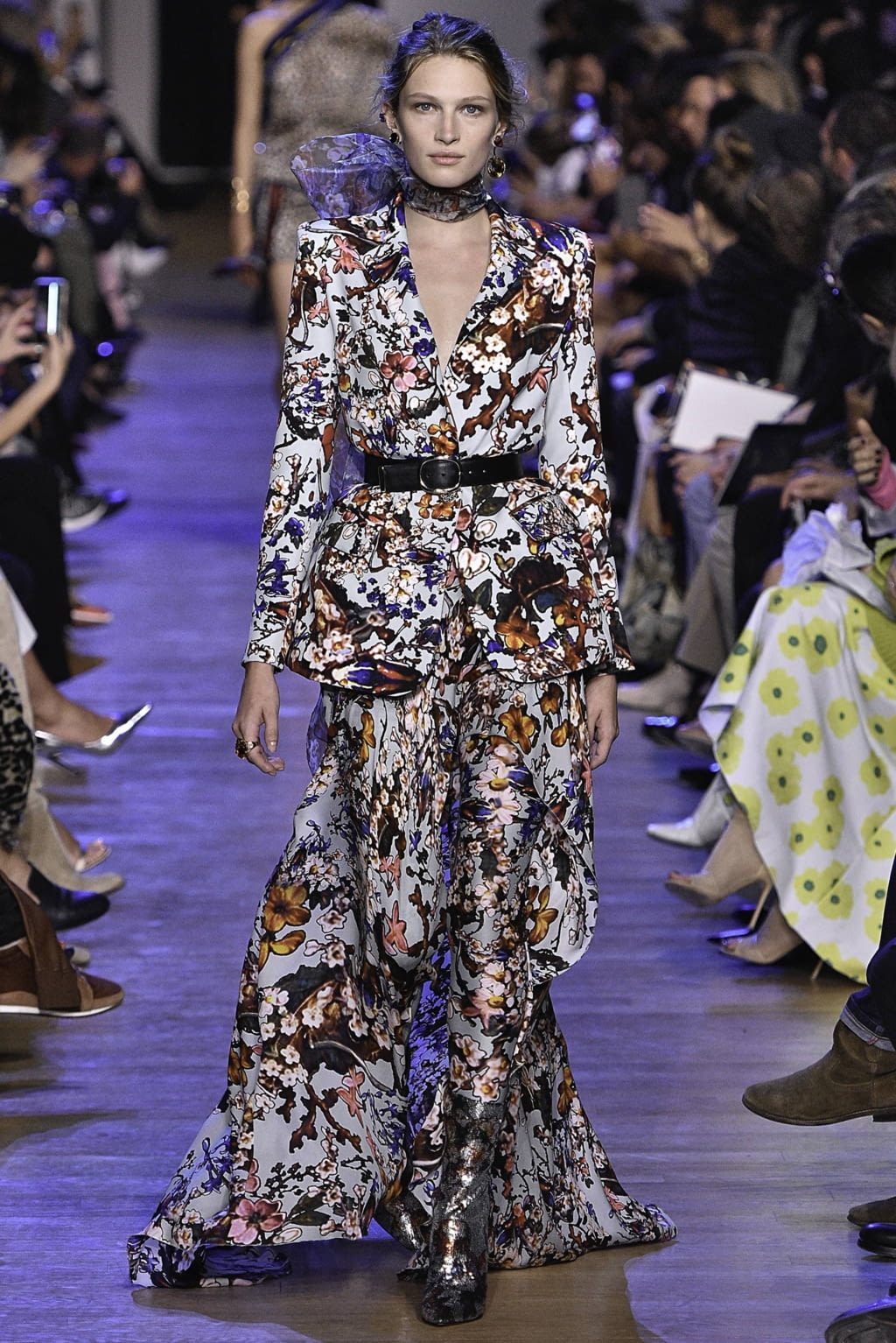 Fashion Week Paris Spring/Summer 2019 look 25 from the Elie Saab collection womenswear