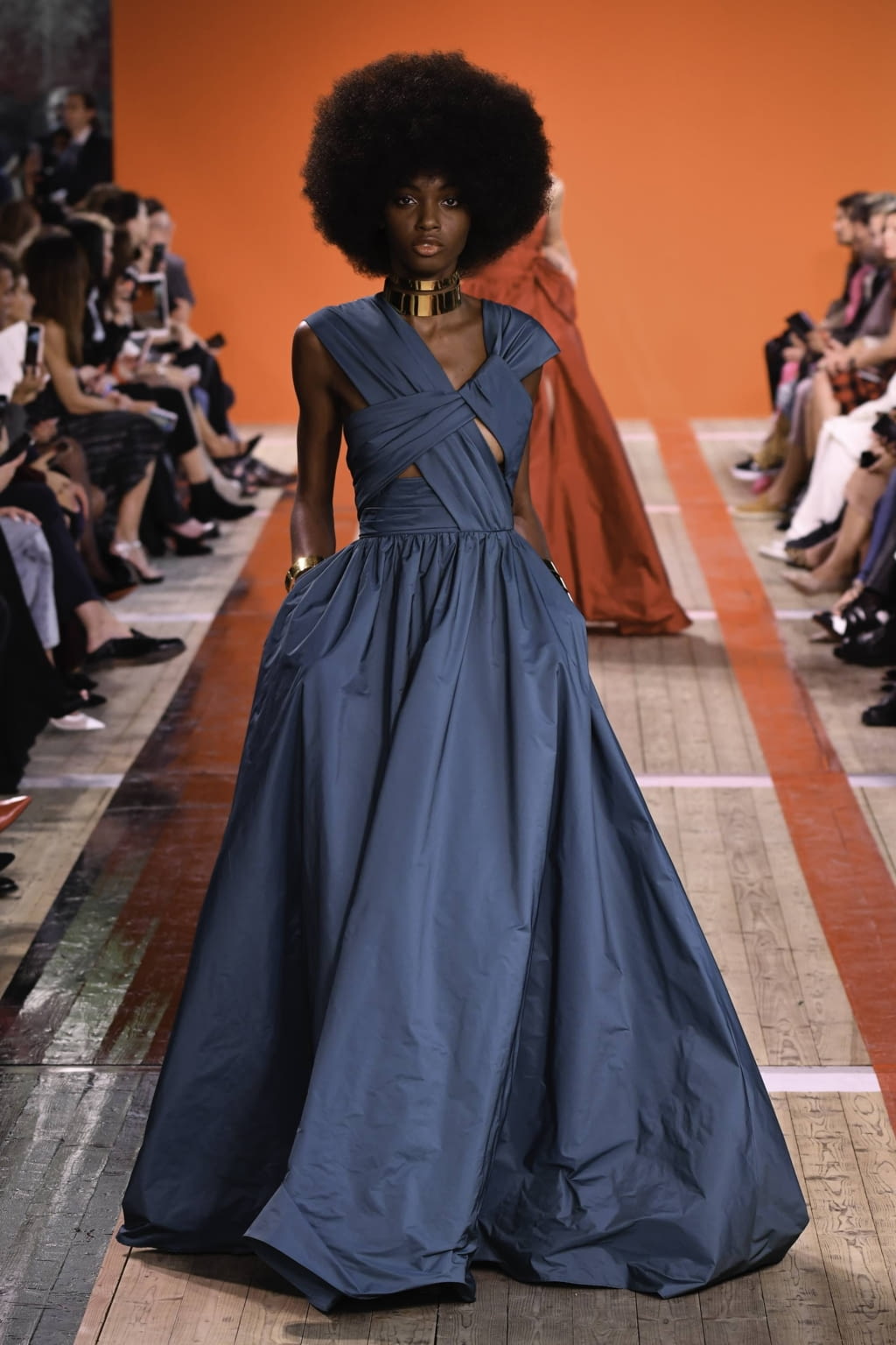 Fashion Week Paris Spring/Summer 2020 look 44 from the Elie Saab collection 女装
