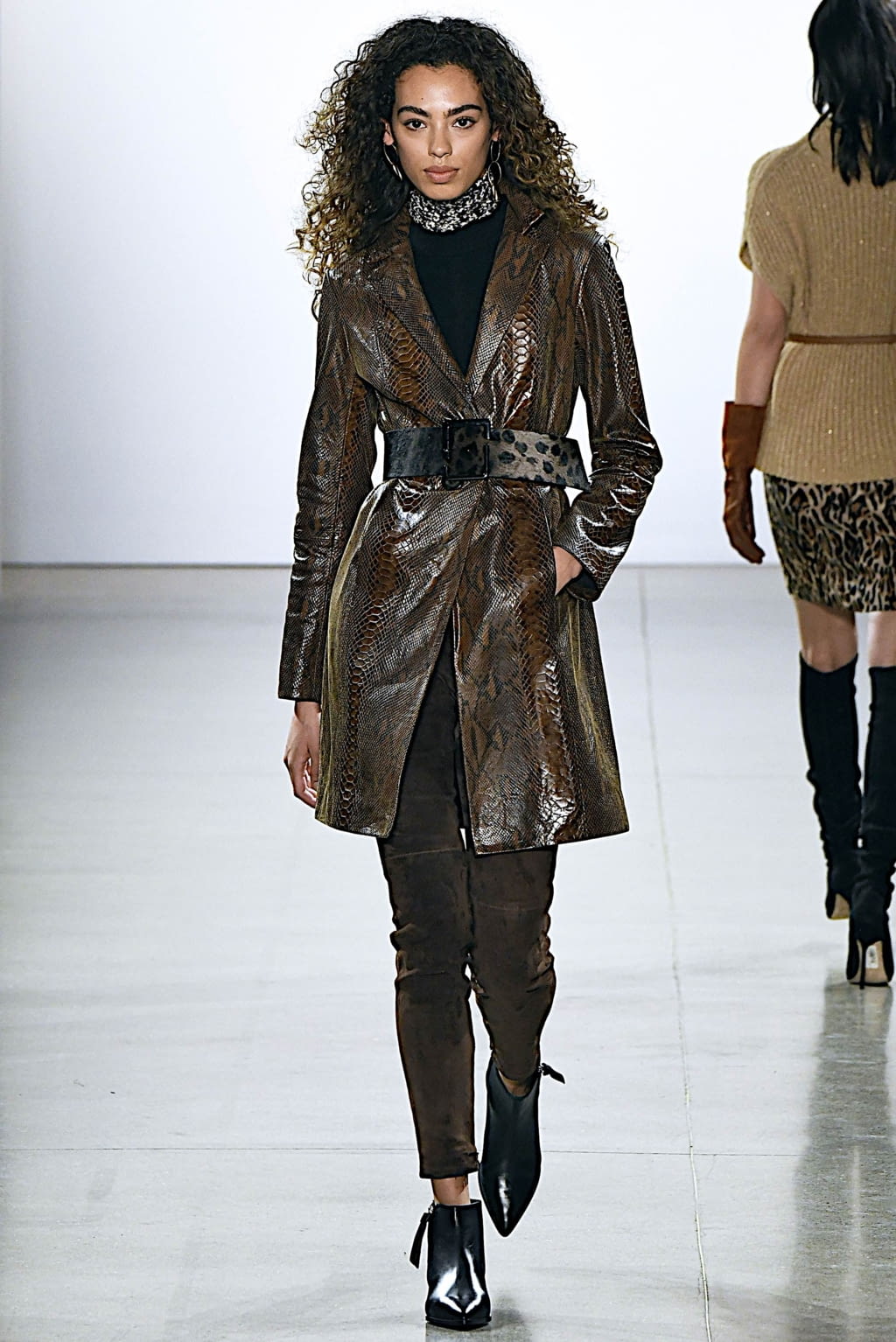 Fashion Week New York Fall/Winter 2019 look 9 from the Elie Tahari collection womenswear