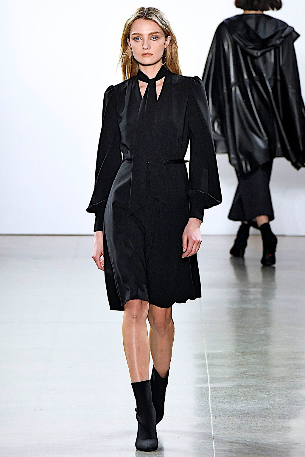 Fashion Week New York Fall/Winter 2019 look 14 from the Elie Tahari collection womenswear
