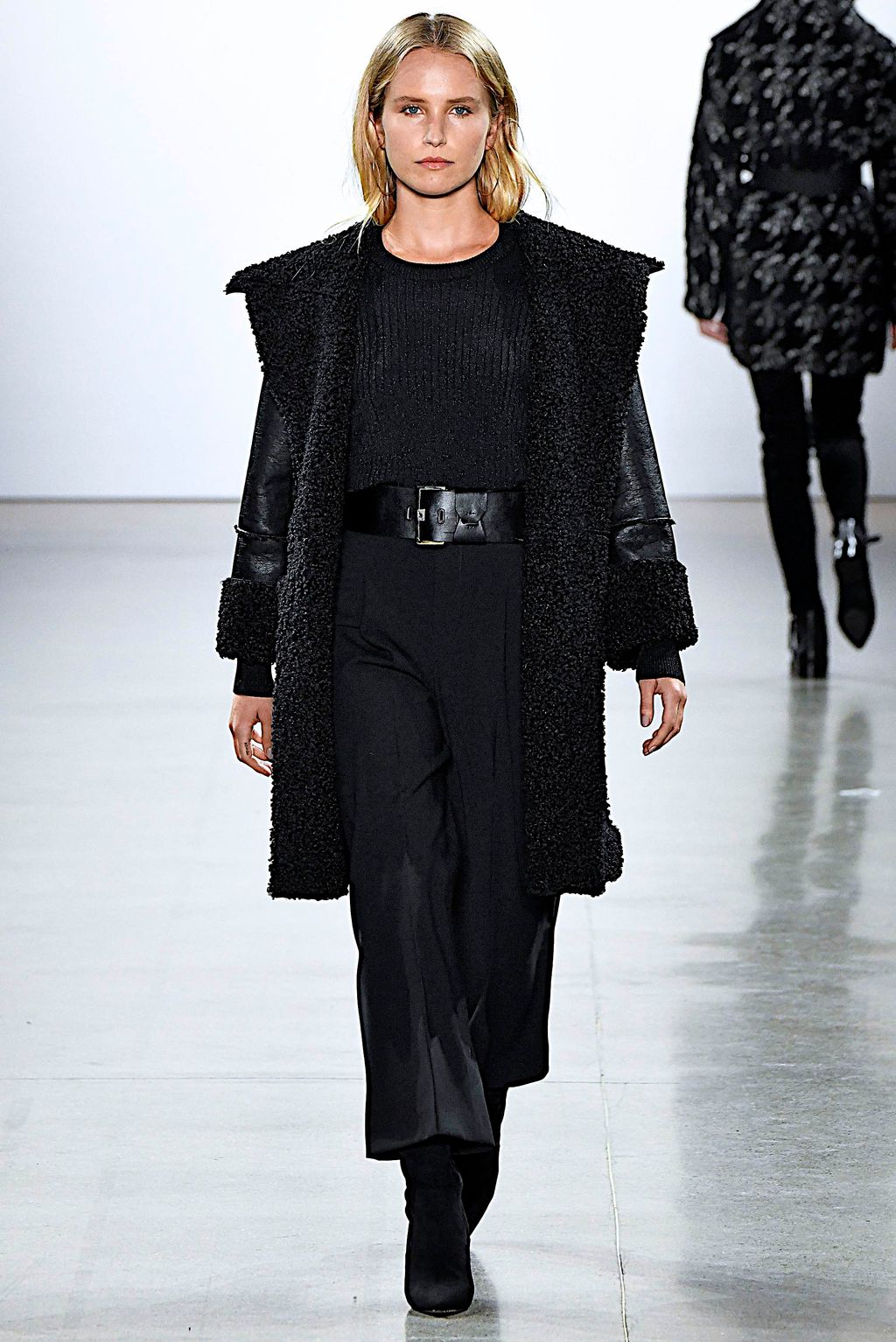 Fashion Week New York Fall/Winter 2019 look 15 from the Elie Tahari collection 女装