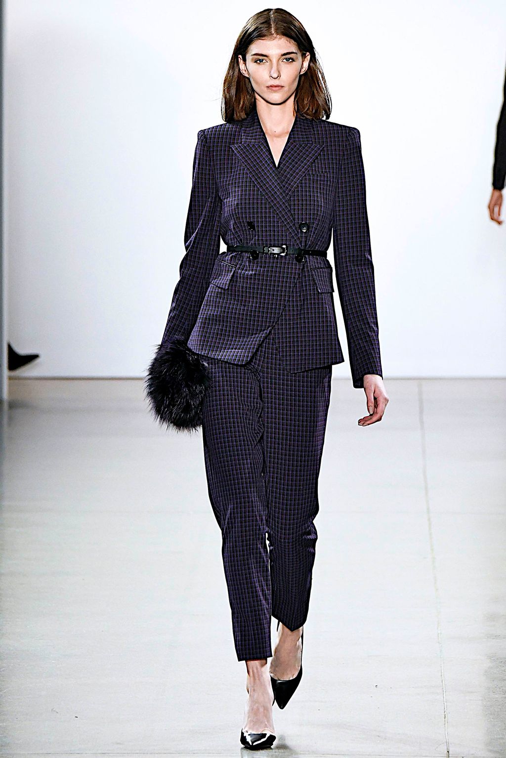 Fashion Week New York Fall/Winter 2019 look 18 from the Elie Tahari collection womenswear