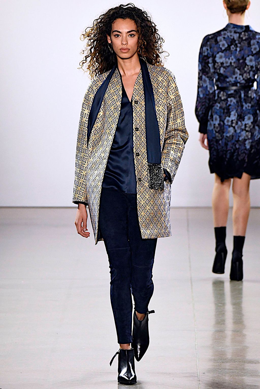 Fashion Week New York Fall/Winter 2019 look 32 from the Elie Tahari collection womenswear
