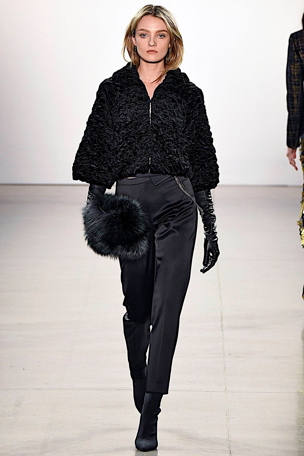 Fashion Week New York Fall/Winter 2019 look 38 from the Elie Tahari collection 女装