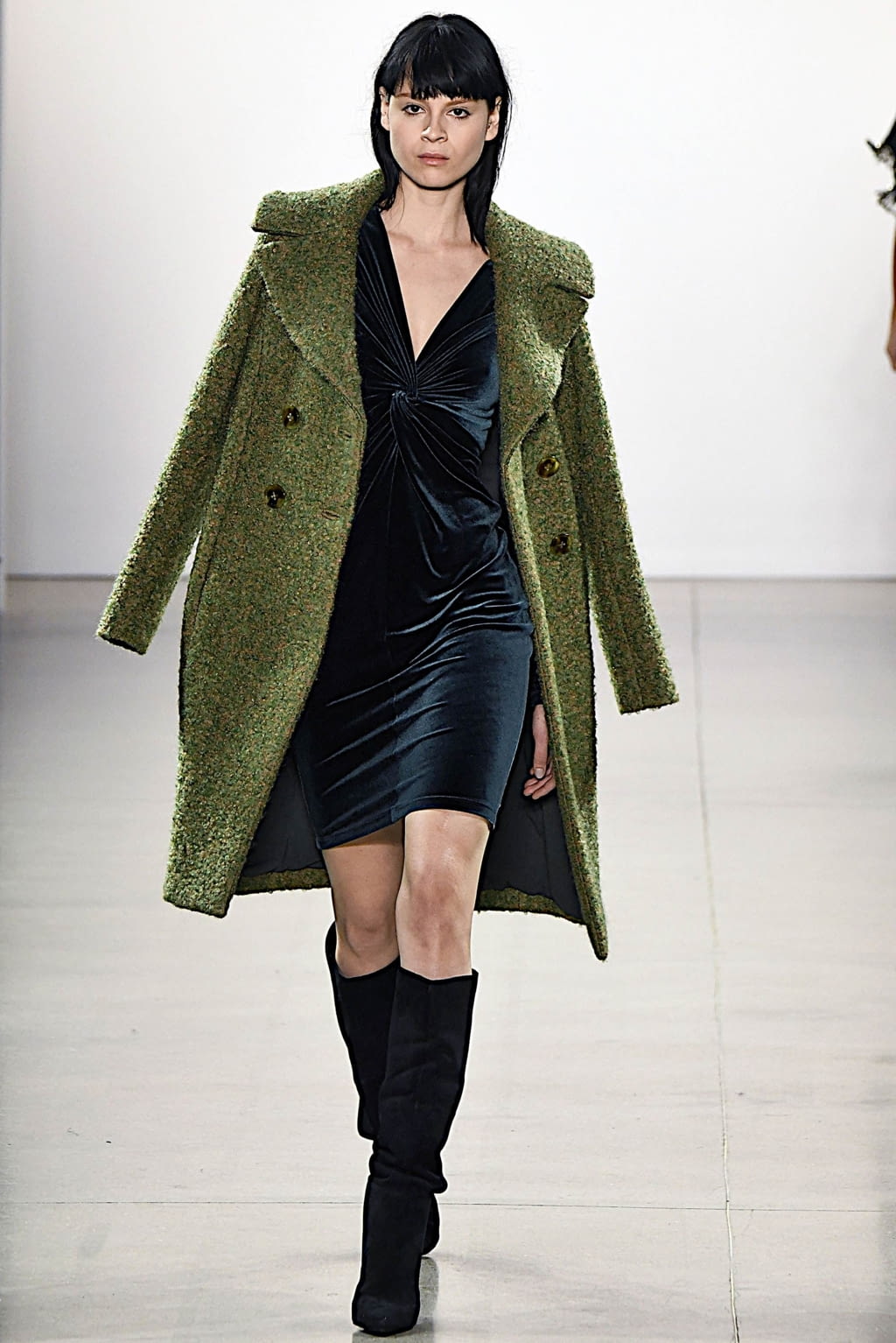 Fashion Week New York Fall/Winter 2019 look 39 from the Elie Tahari collection womenswear