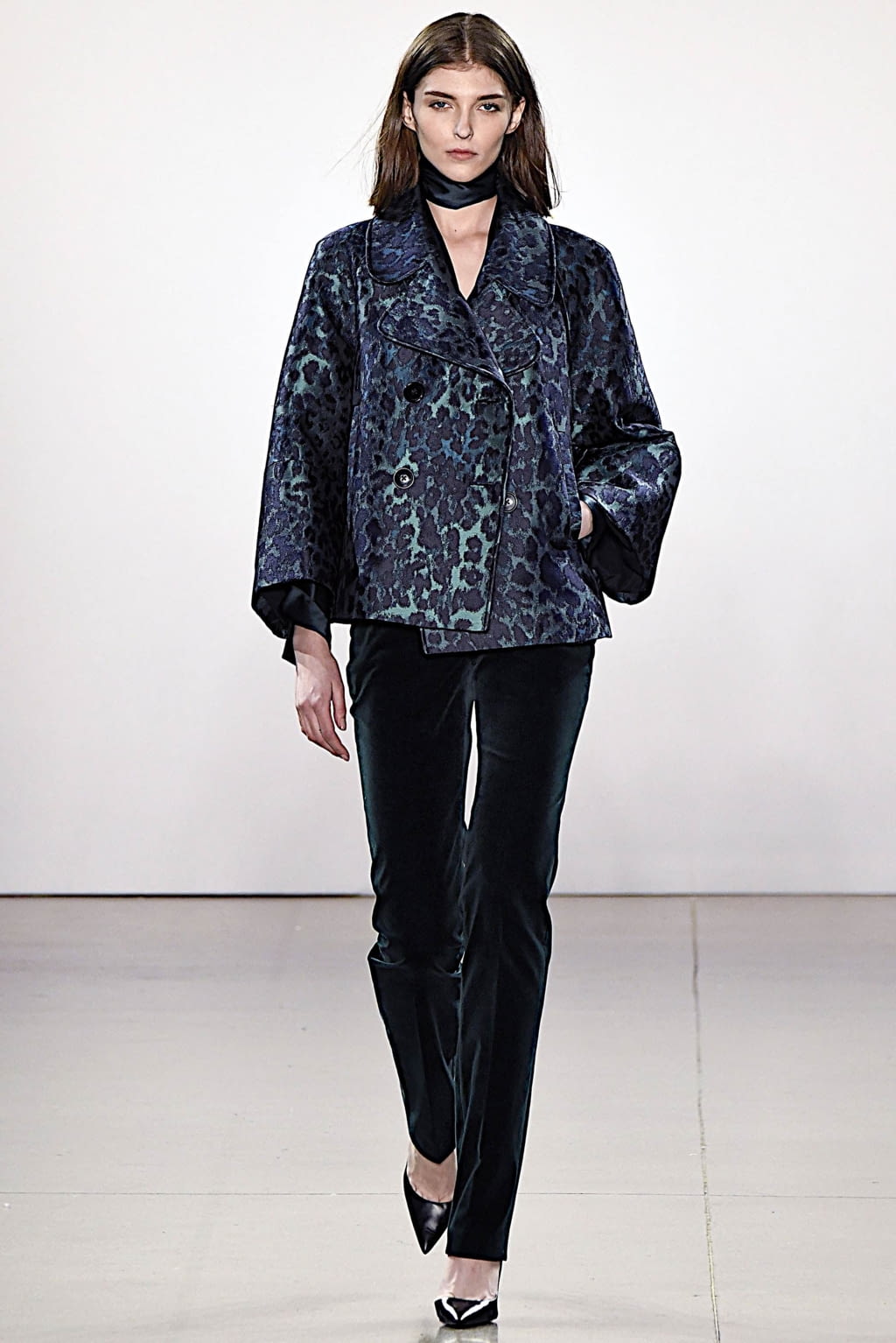 Fashion Week New York Fall/Winter 2019 look 40 from the Elie Tahari collection womenswear