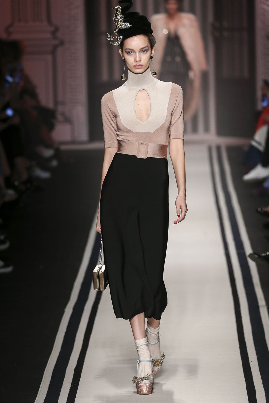 Fashion Week Milan Fall/Winter 2017 look 2 de la collection Elisabetta Franchi womenswear