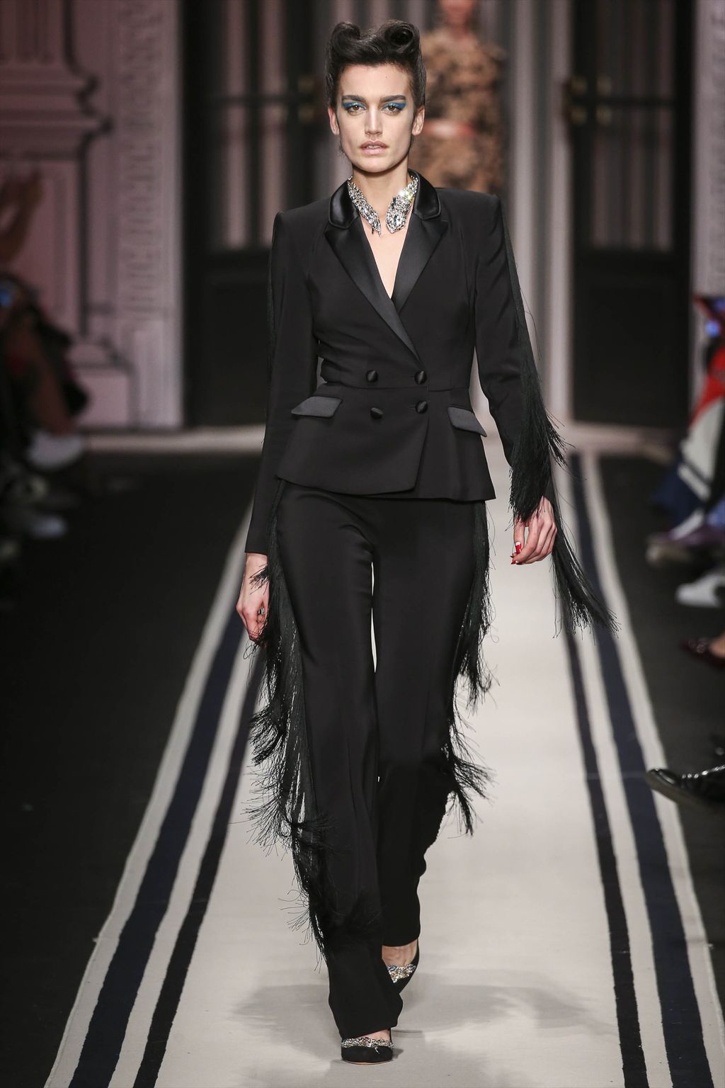 Fashion Week Milan Fall/Winter 2017 look 19 de la collection Elisabetta Franchi womenswear