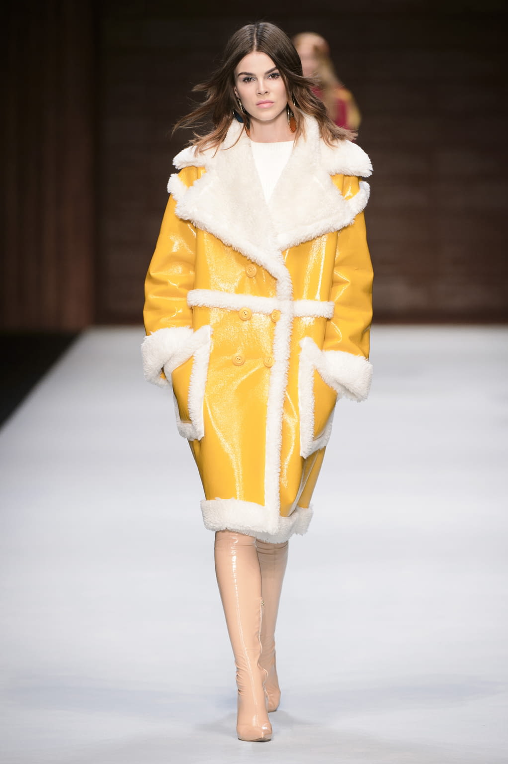 Fashion Week Milan Fall/Winter 2018 look 4 de la collection Elisabetta Franchi womenswear