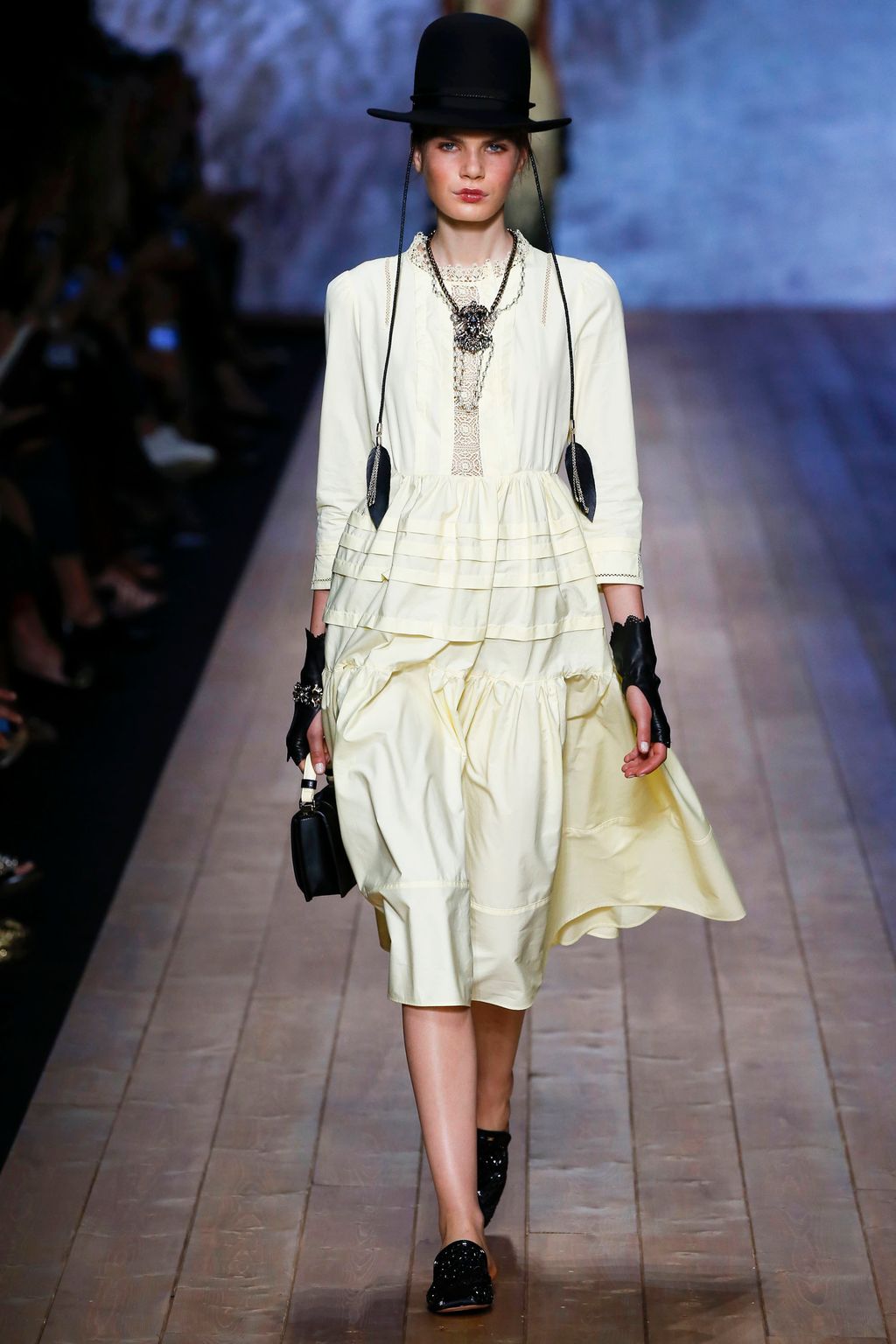 Fashion Week Milan Spring/Summer 2018 look 14 from the Elisabetta Franchi collection womenswear