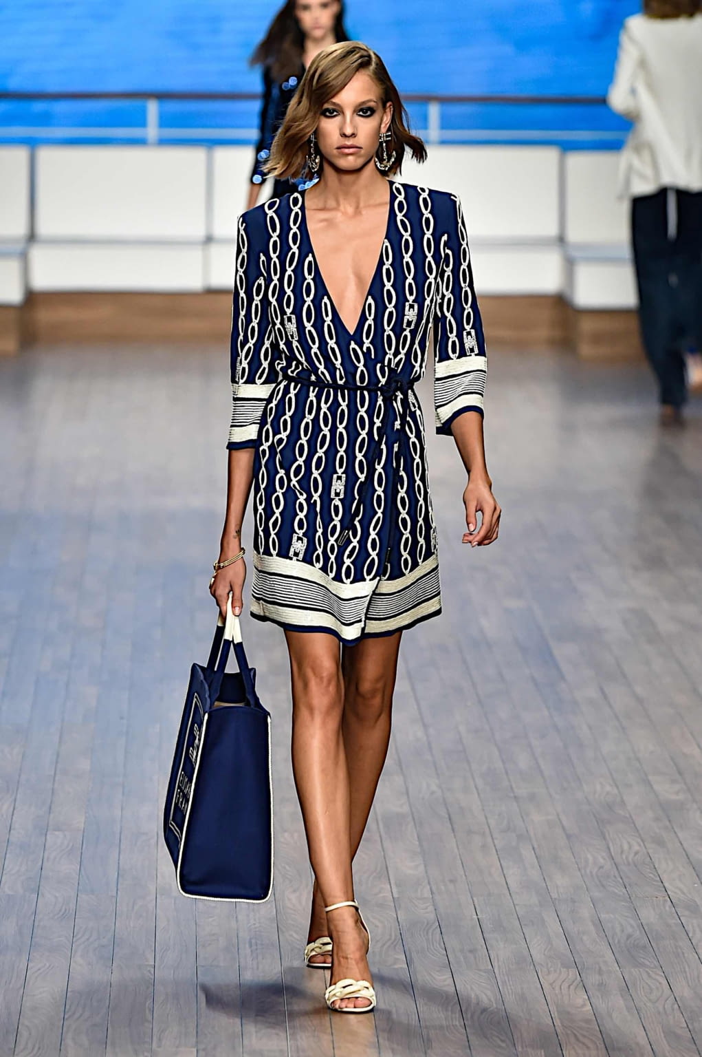Fashion Week Milan Spring/Summer 2020 look 56 from the Elisabetta Franchi collection 女装