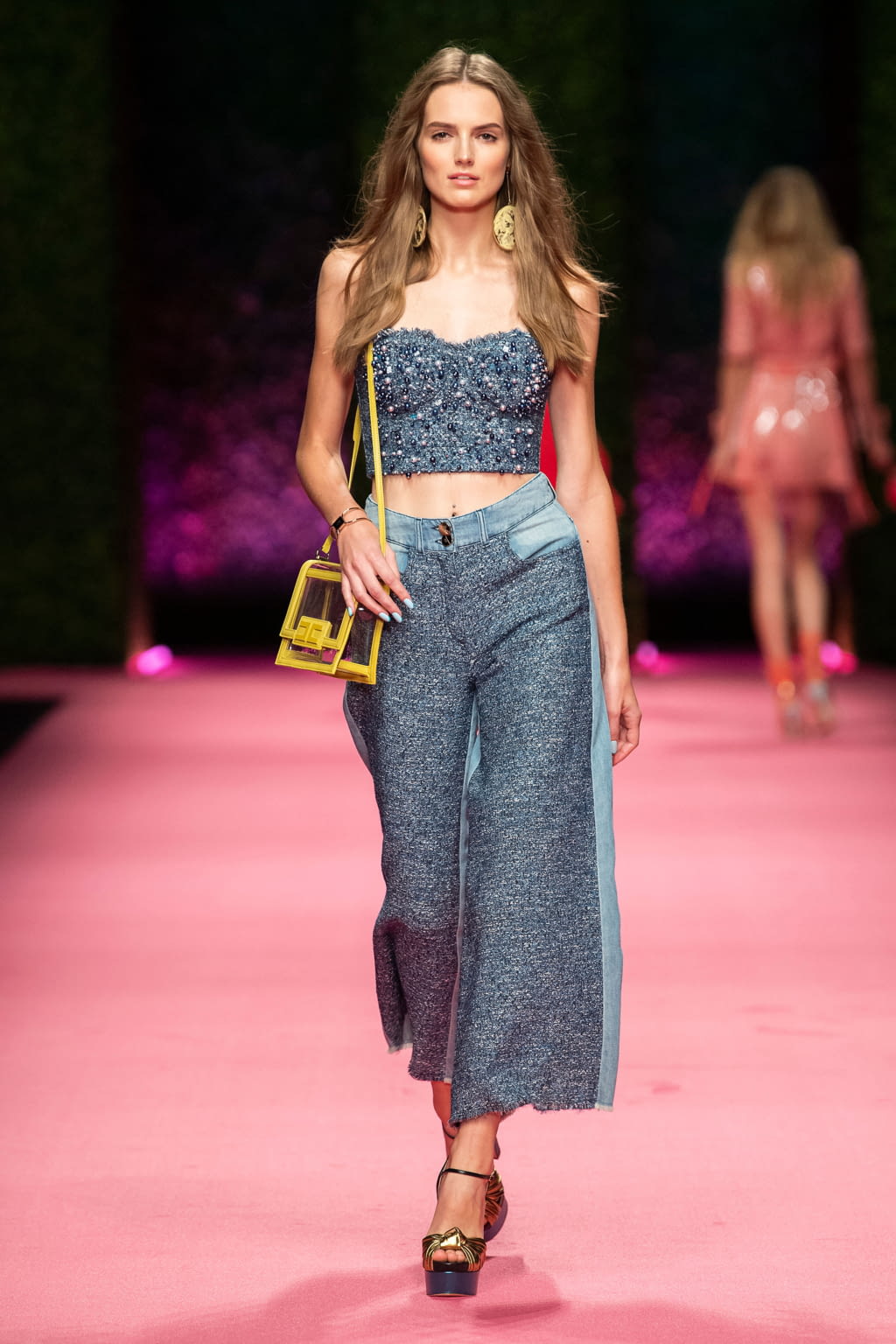 Fashion Week Milan Spring/Summer 2019 look 4 de la collection Elisabetta Franchi womenswear