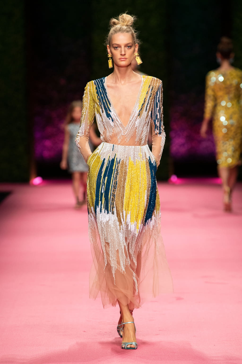 Fashion Week Milan Spring/Summer 2019 look 19 from the Elisabetta Franchi collection womenswear