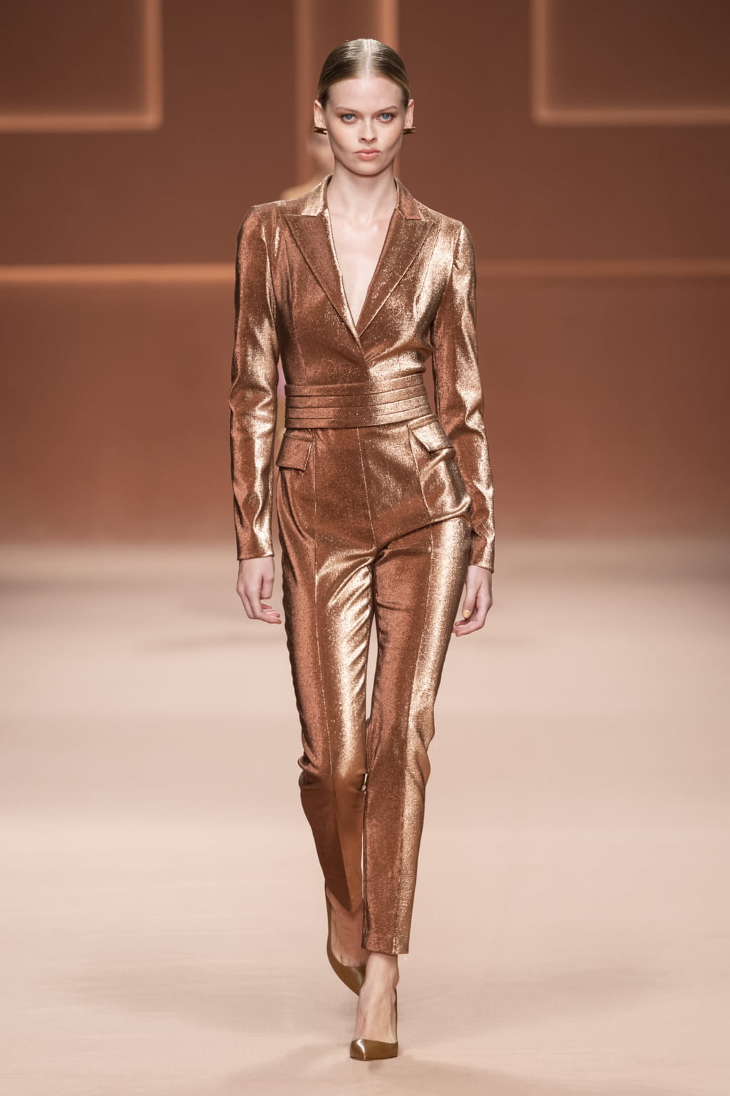 Fashion Week Milan Fall/Winter 2020 look 2 de la collection Elisabetta Franchi womenswear