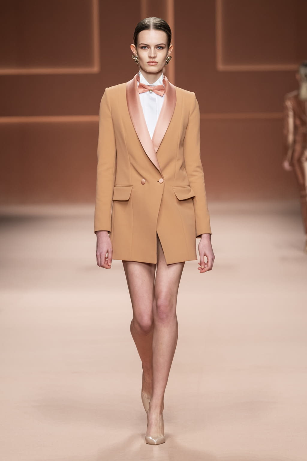 Fashion Week Milan Fall/Winter 2020 look 4 de la collection Elisabetta Franchi womenswear