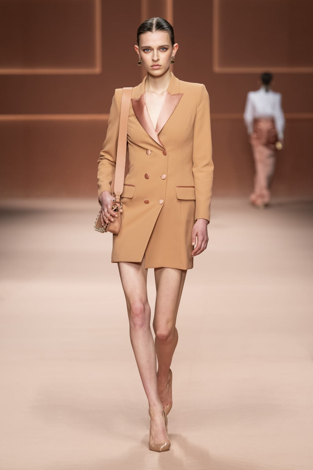 Fashion Week Milan Fall/Winter 2020 look 9 de la collection Elisabetta Franchi womenswear
