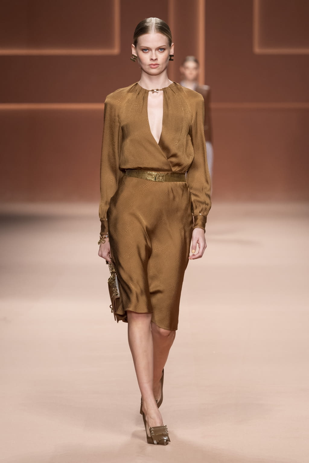Fashion Week Milan Fall/Winter 2020 look 35 from the Elisabetta Franchi collection 女装