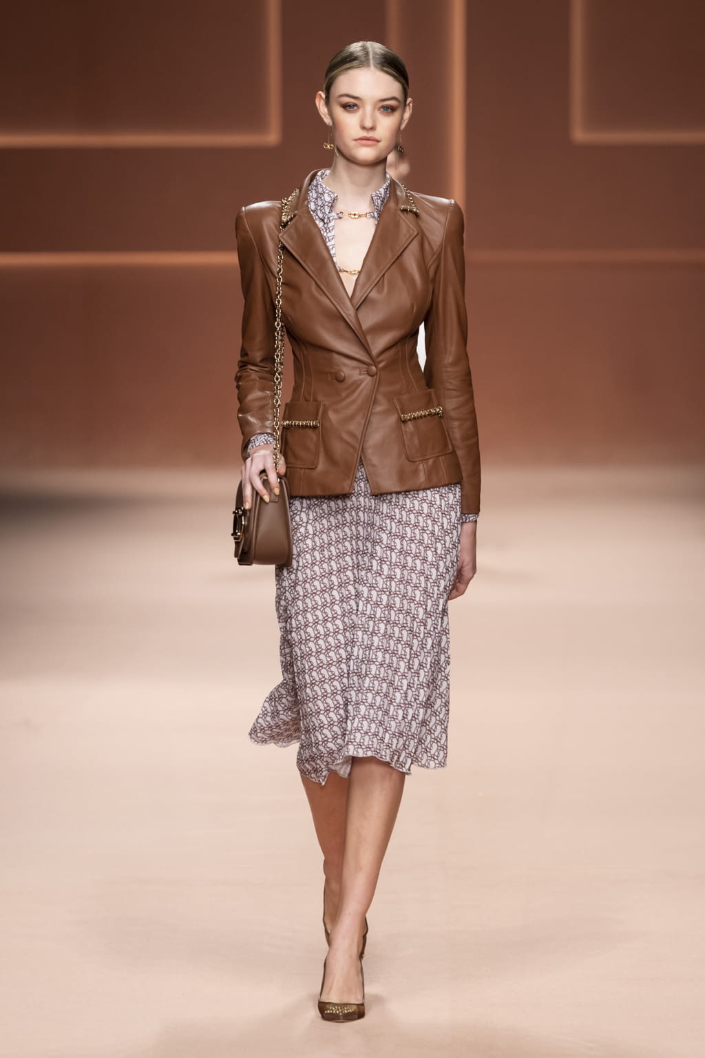 Fashion Week Milan Fall/Winter 2020 look 37 from the Elisabetta Franchi collection 女装