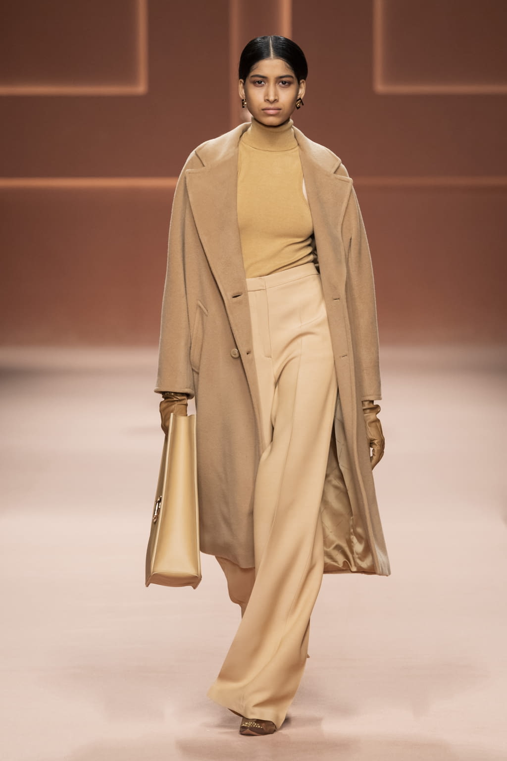 Fashion Week Milan Fall/Winter 2020 look 49 from the Elisabetta Franchi collection 女装
