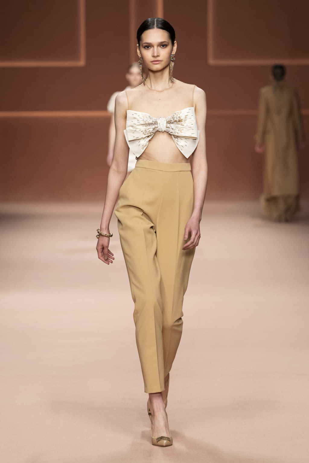 Fashion Week Milan Fall/Winter 2020 look 52 from the Elisabetta Franchi collection 女装