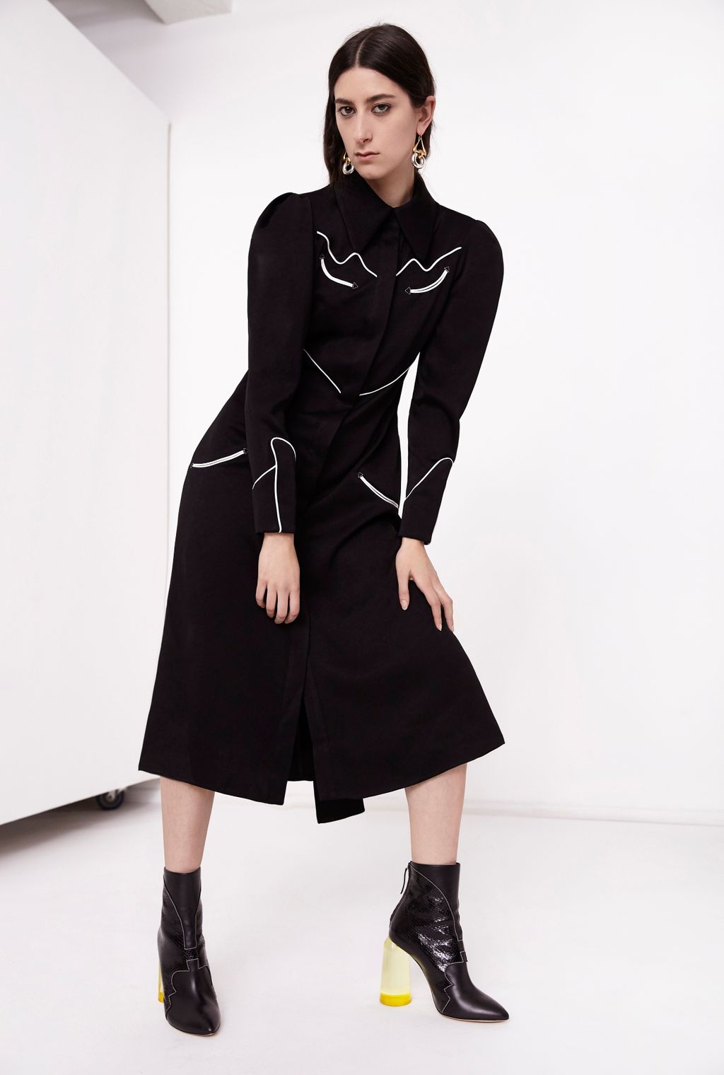 Fashion Week Paris Resort 2018 look 10 from the Ellery collection womenswear