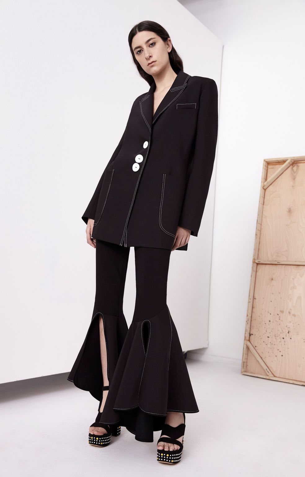 Fashion Week Paris Resort 2018 look 26 from the Ellery collection 女装