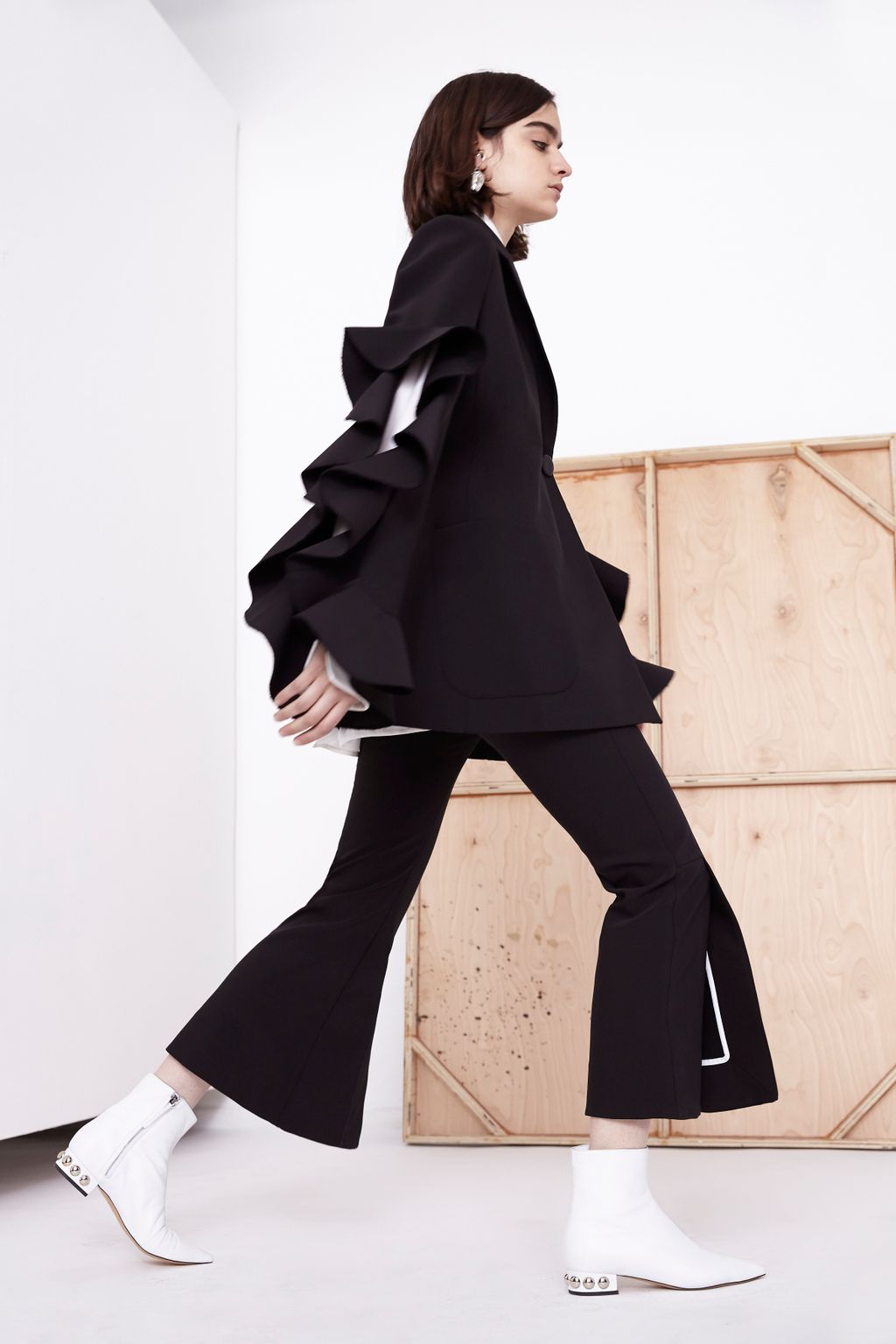 Fashion Week Paris Resort 2018 look 3 from the Ellery collection womenswear