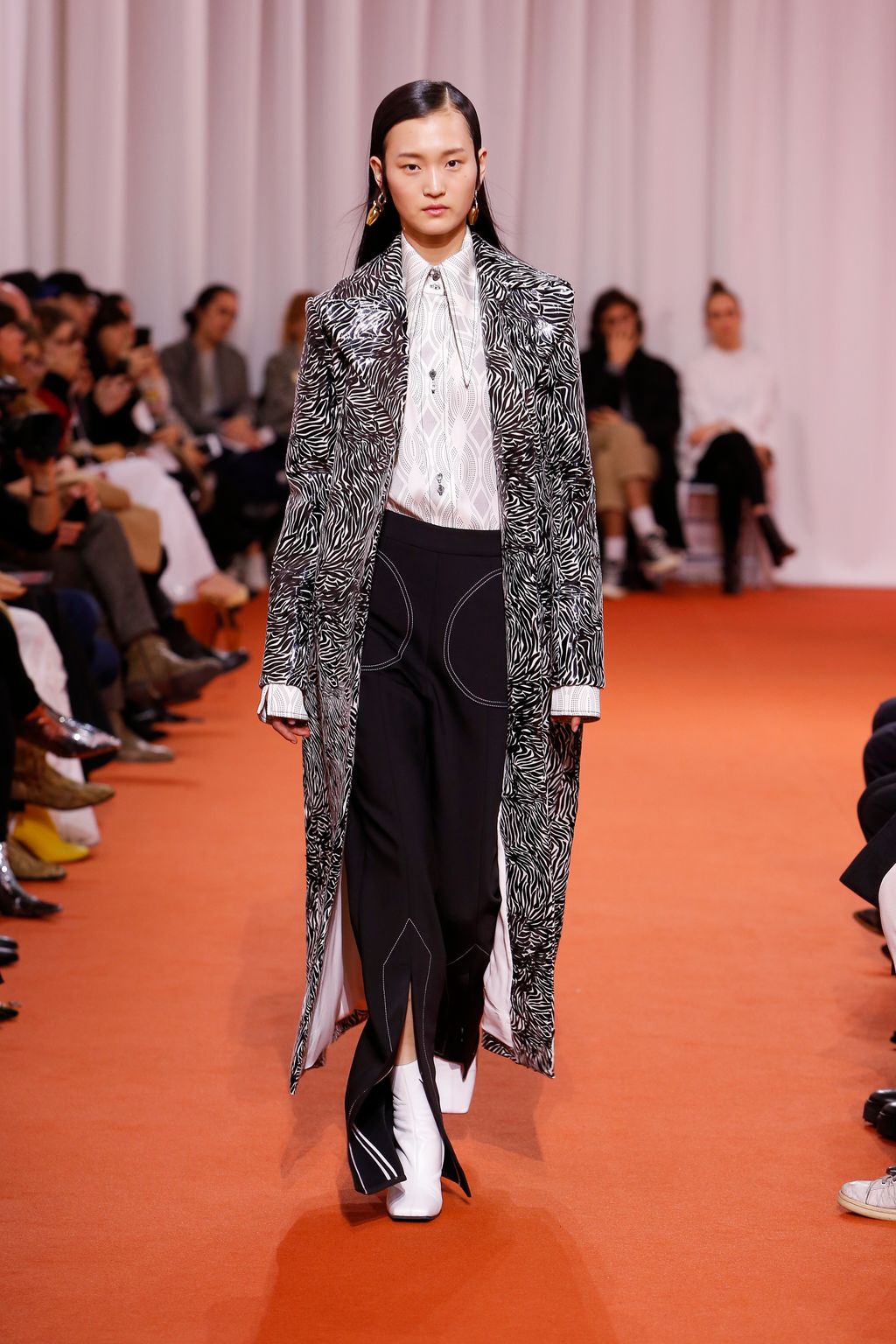 Fashion Week Paris Spring/Summer 2018 look 24 from the Ellery collection couture