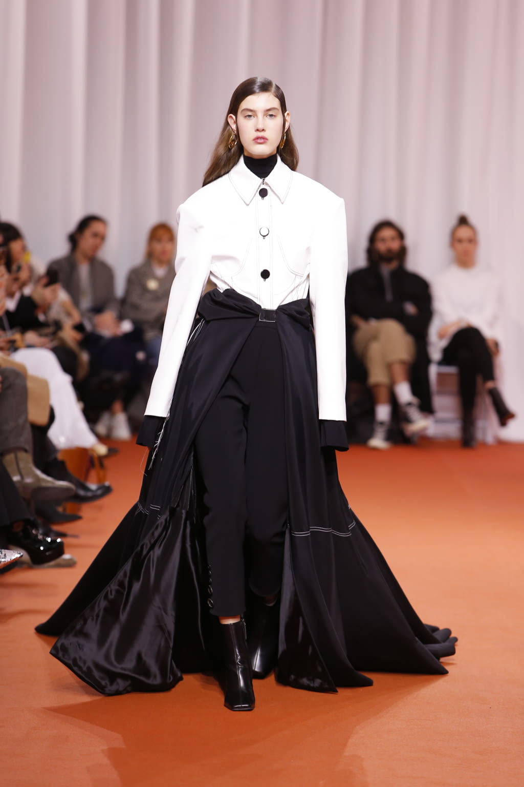 Fashion Week Paris Spring/Summer 2018 look 6 from the Ellery collection couture