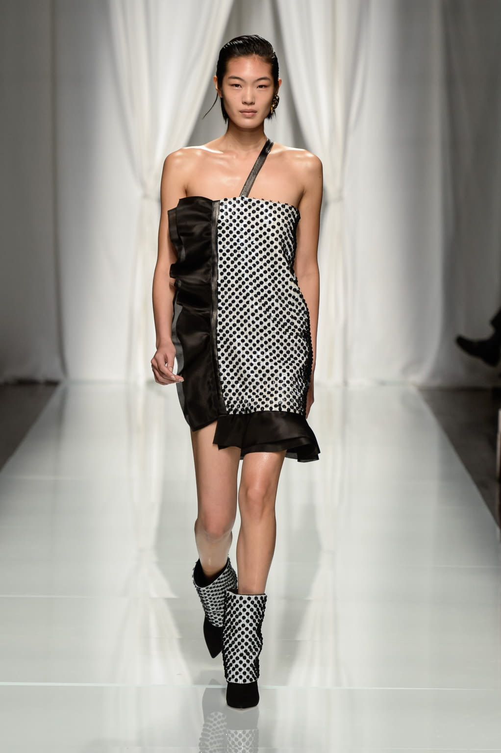 Fashion Week Paris Spring/Summer 2017 look 13 de la collection Emanuel Ungaro womenswear