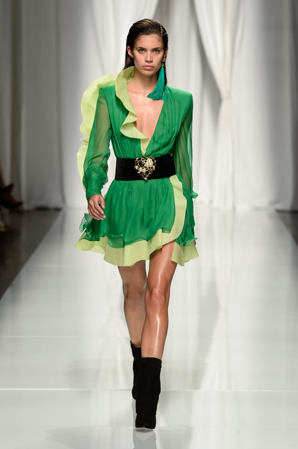 Fashion Week Paris Spring/Summer 2017 look 35 de la collection Emanuel Ungaro womenswear