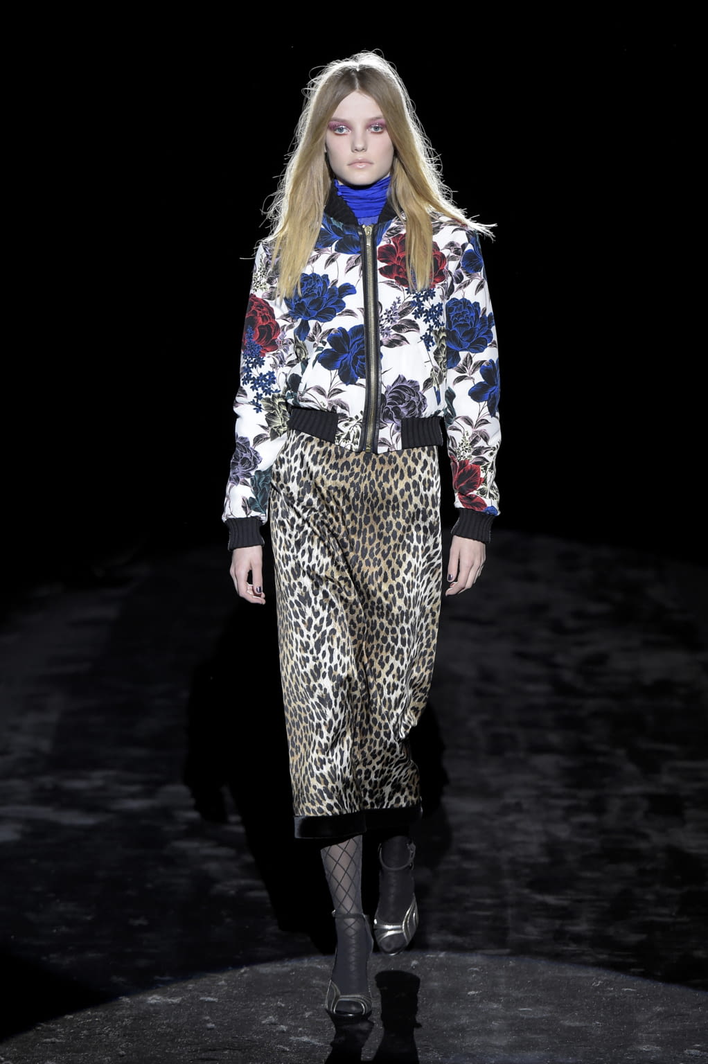 Fashion Week Paris Fall/Winter 2016 look 1 from the Emanuel Ungaro collection 女装