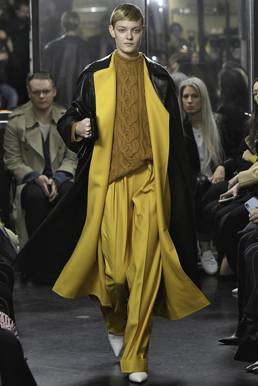 Fashion Week London Fall/Winter 2019 look 10 from the Emilia Wickstead collection 女装