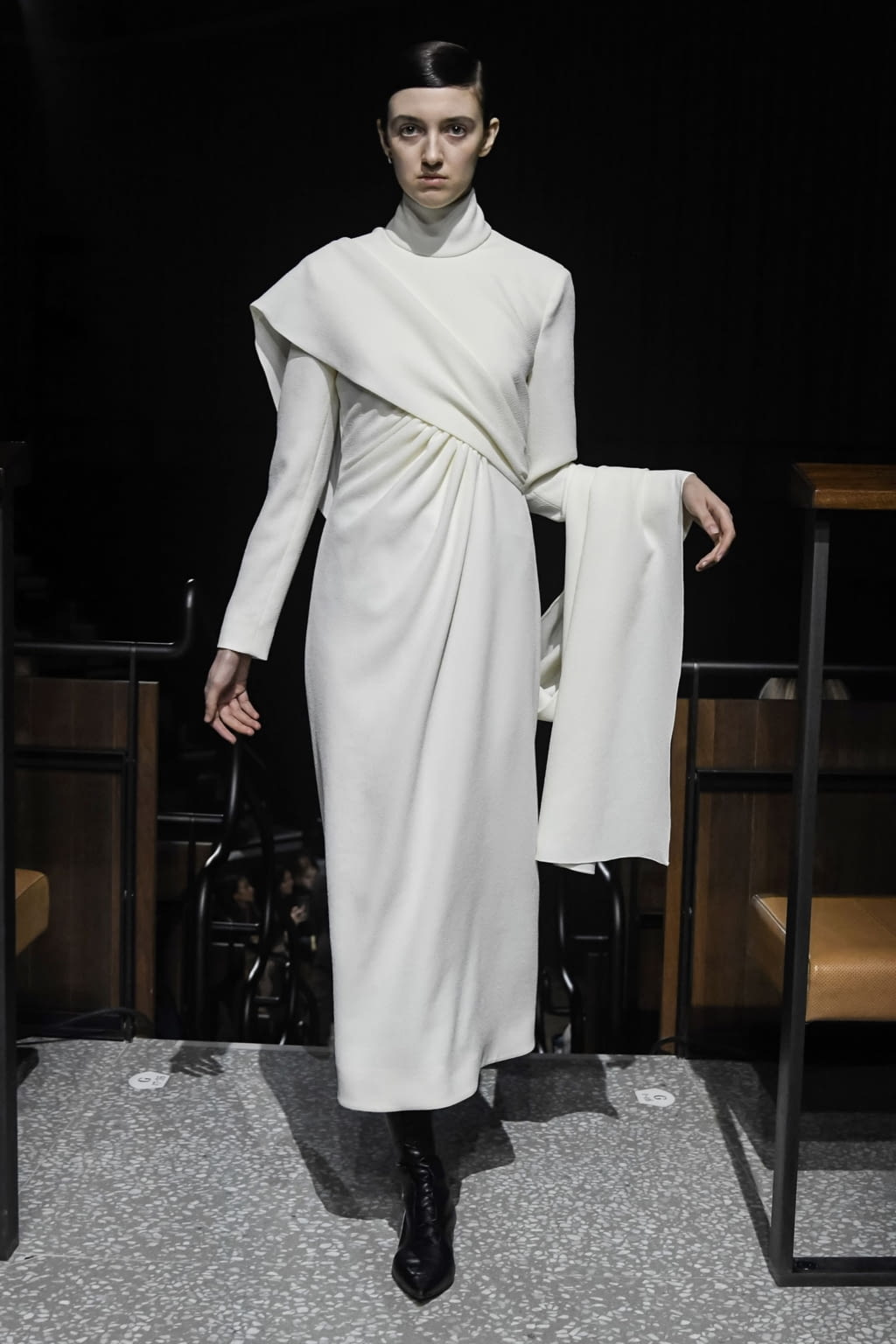 Fashion Week London Fall/Winter 2020 look 3 from the Emilia Wickstead collection 女装