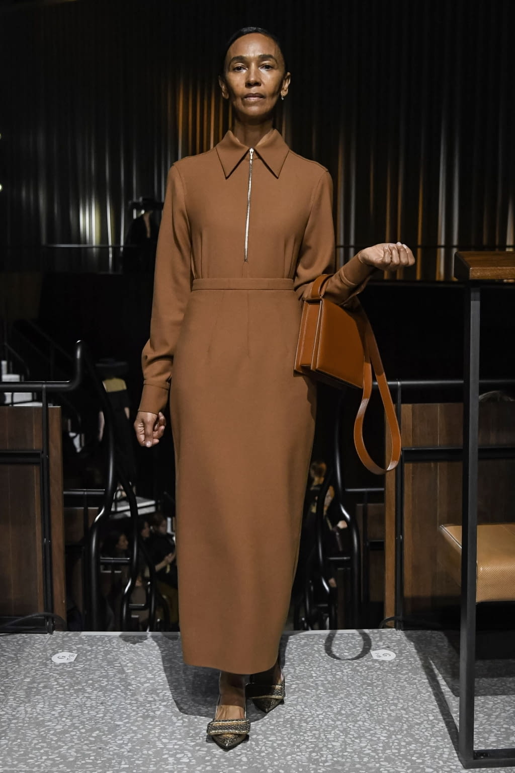 Fashion Week London Fall/Winter 2020 look 16 from the Emilia Wickstead collection 女装