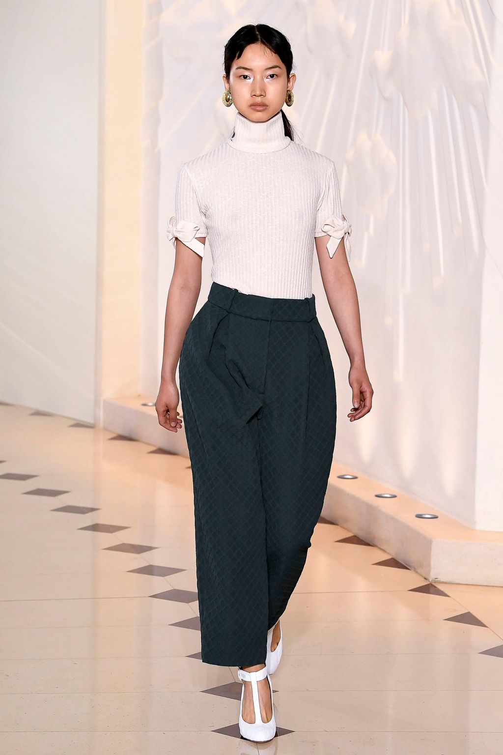 Fashion Week London Spring/Summer 2018 look 12 from the Emilia Wickstead collection womenswear