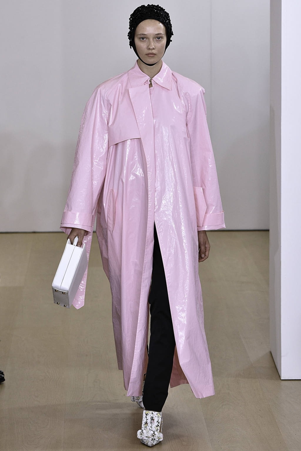 Fashion Week London Spring/Summer 2019 look 9 from the Emilia Wickstead collection 女装