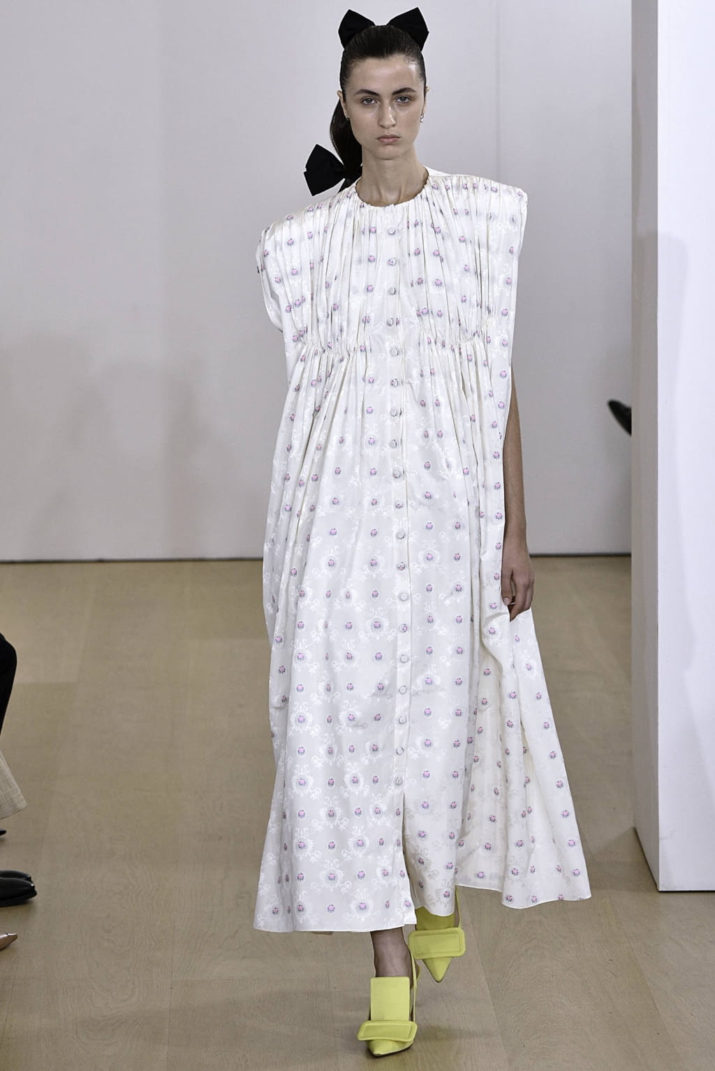 Fashion Week London Spring/Summer 2019 look 12 from the Emilia Wickstead collection 女装